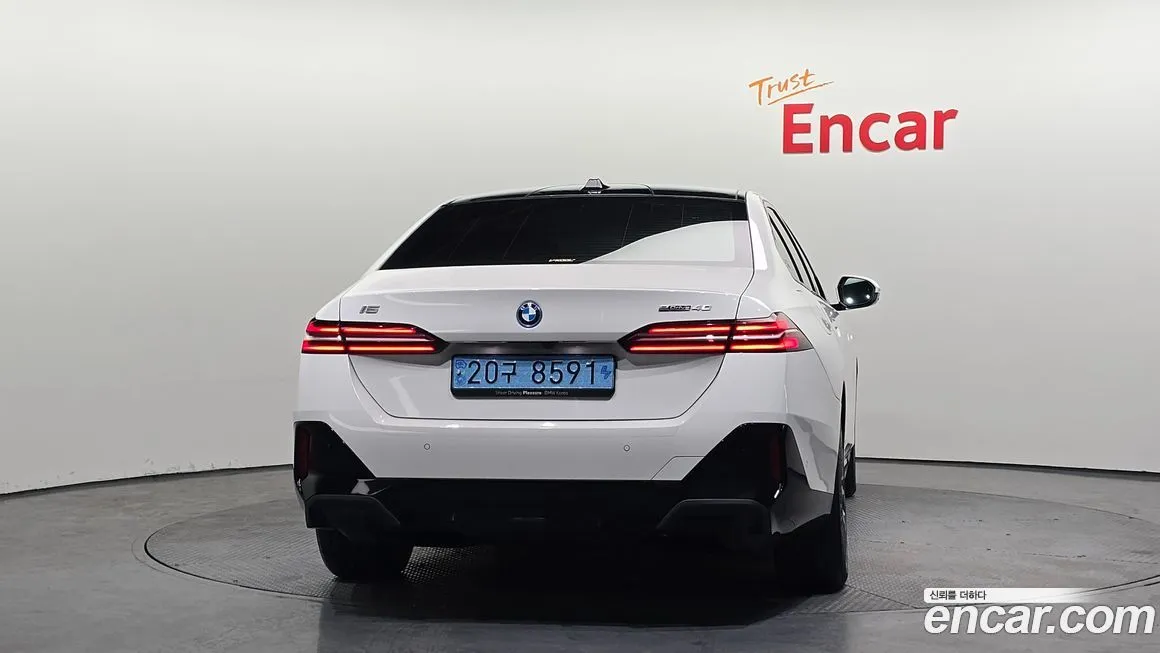 BMW i5 — фото 6