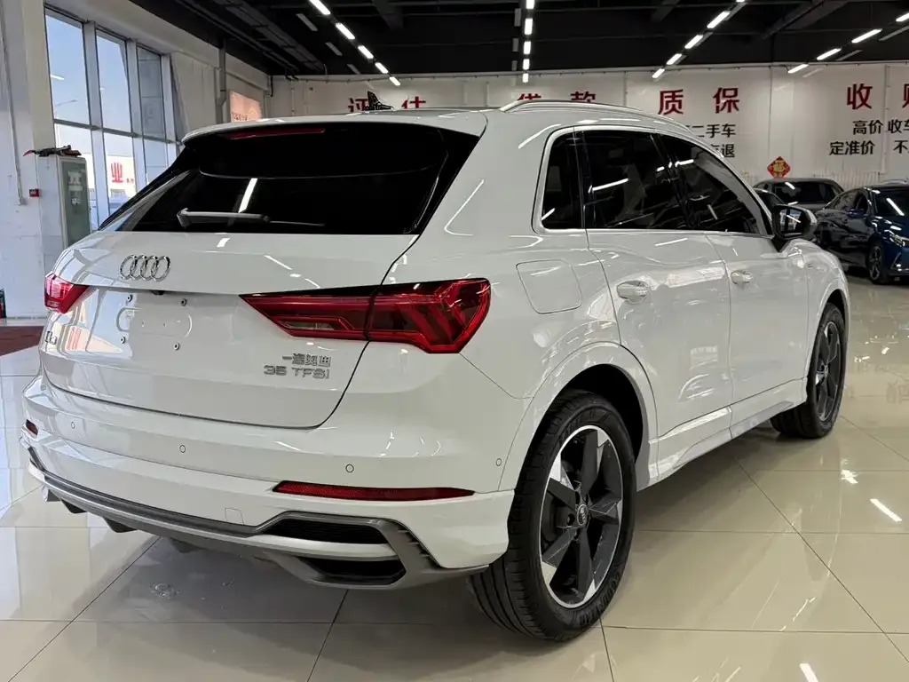 Audi Q3 — фото 4