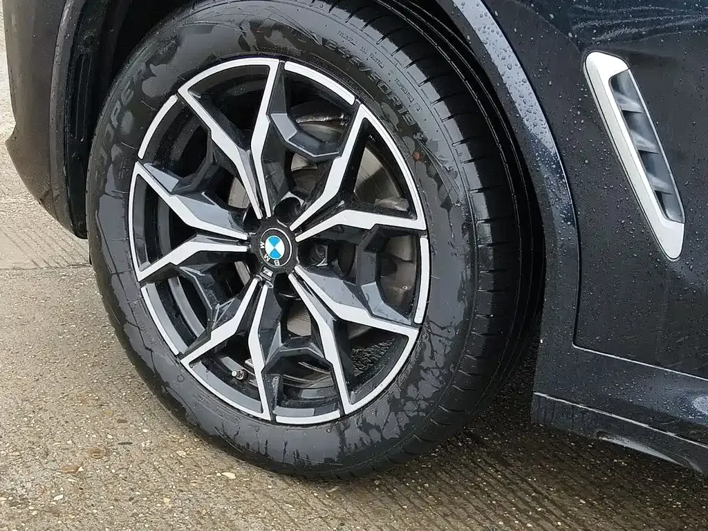 BMW X3 — фото 10