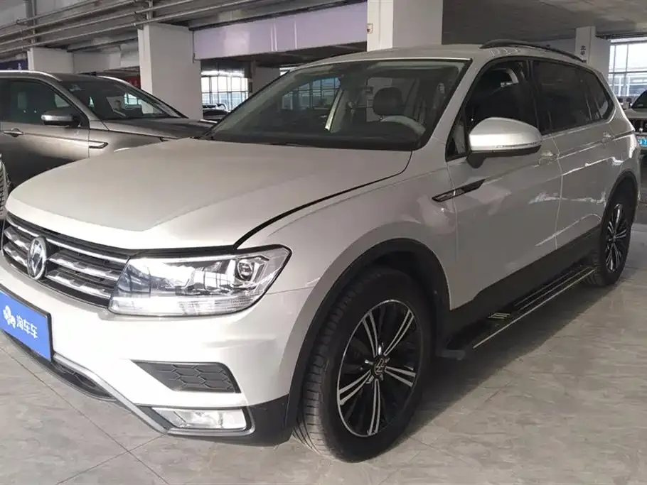 Volkswagen Tiguan L — фото 1
