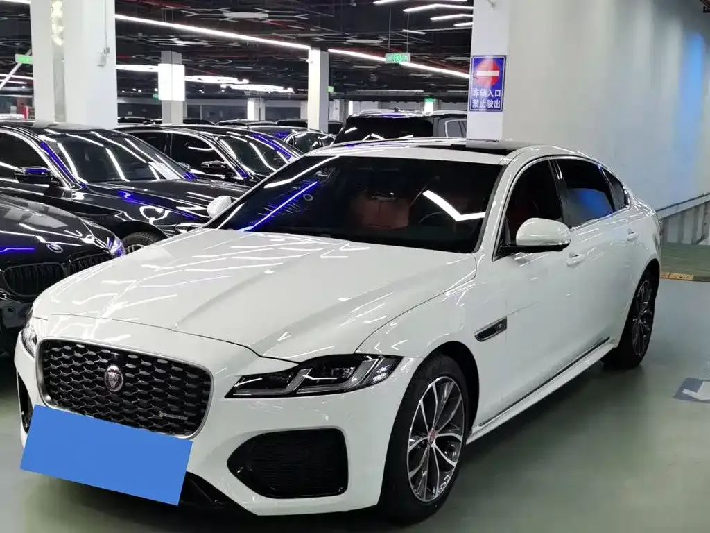 Jaguar XFL — фото 1