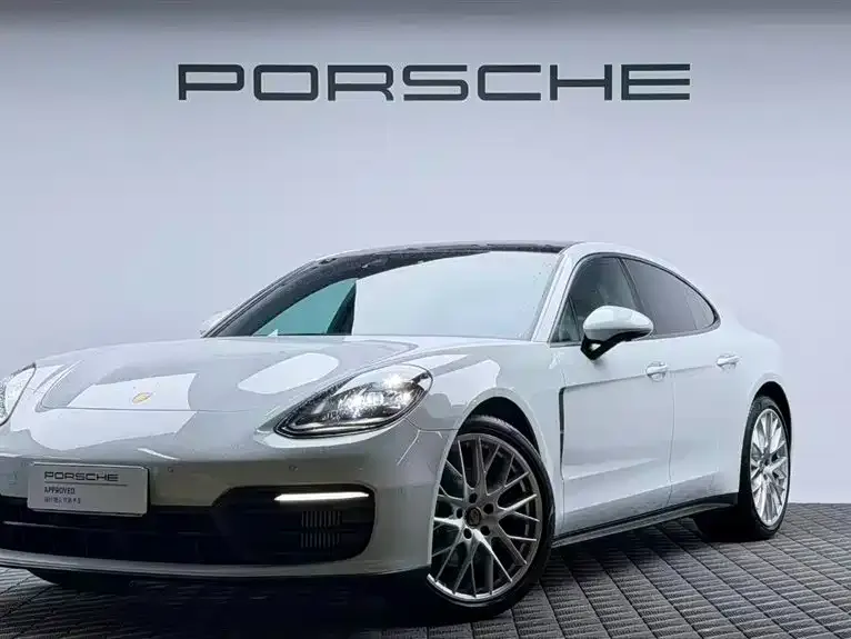 Porsche Panamera — фото 1