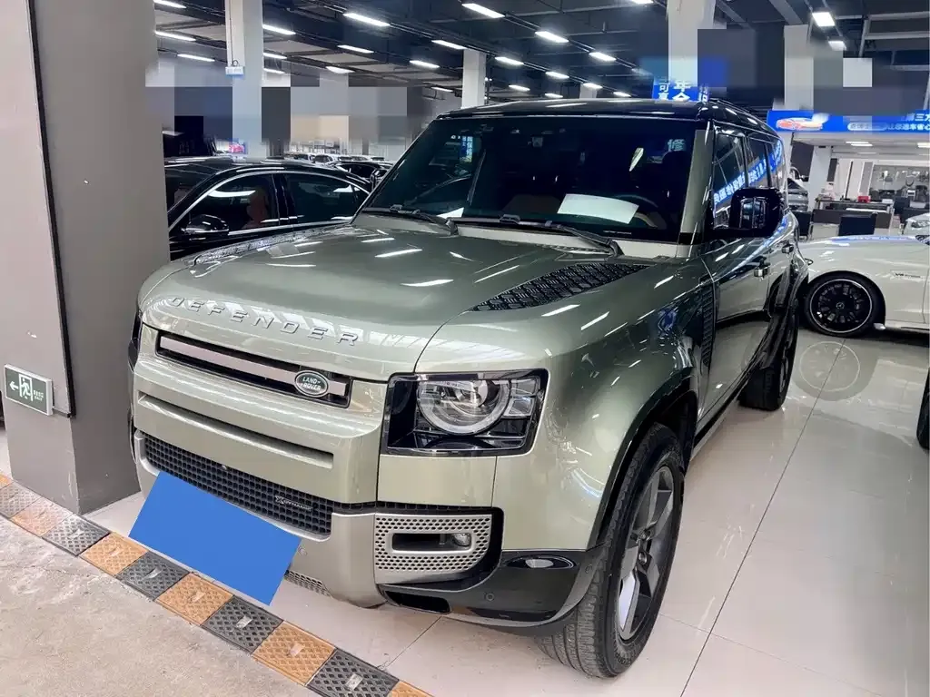 Land Rover Defender — фото 1