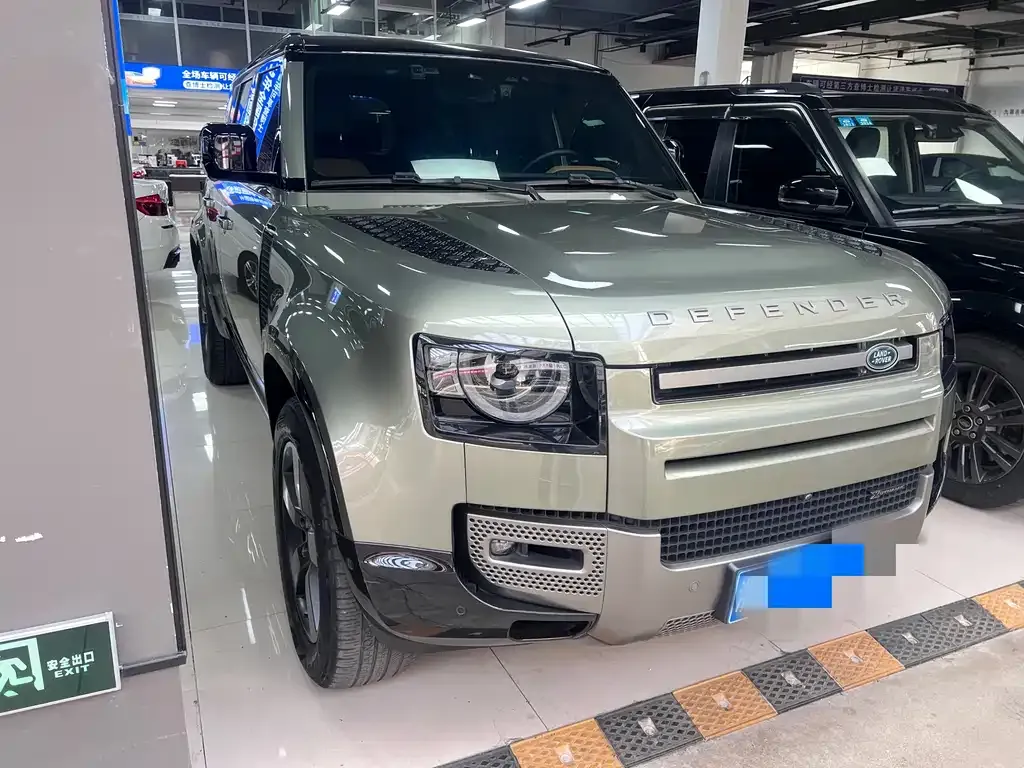 Land Rover Defender — фото 10
