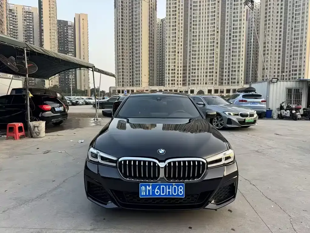 BMW 5 Series — фото 1