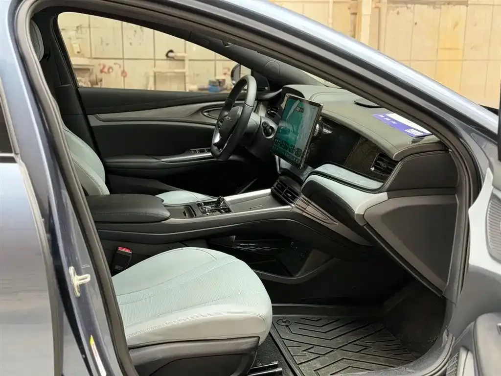 BYD Seal — фото 10