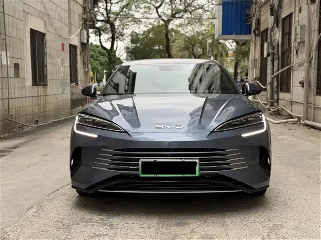 BYD Seal — фото 8