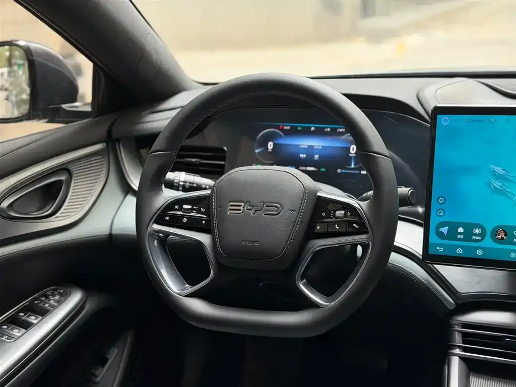 BYD Seal — фото 3