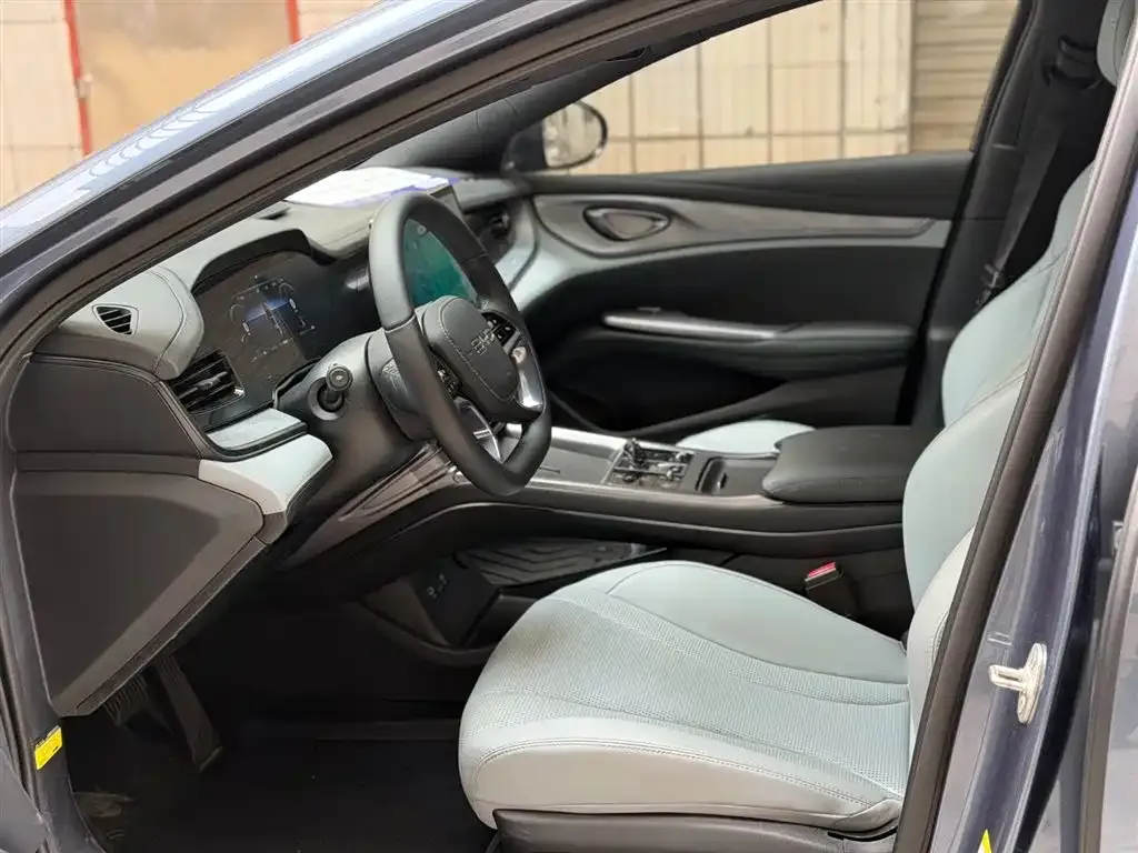 BYD Seal — фото 4