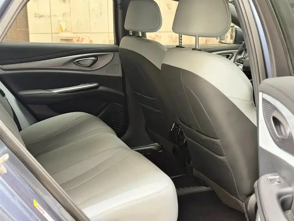 BYD Seal — фото 2