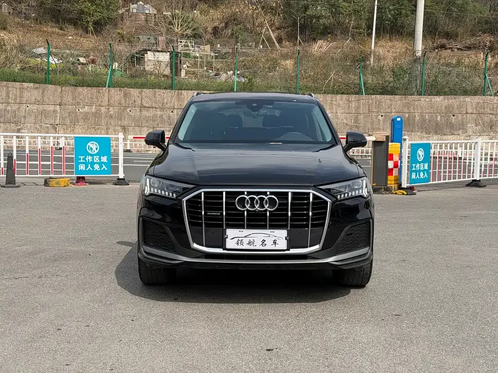 Audi Q7 — фото 6