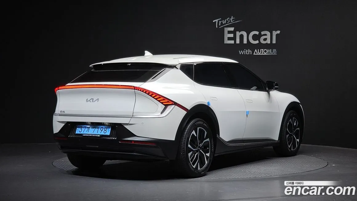 Kia EV6 — фото 8