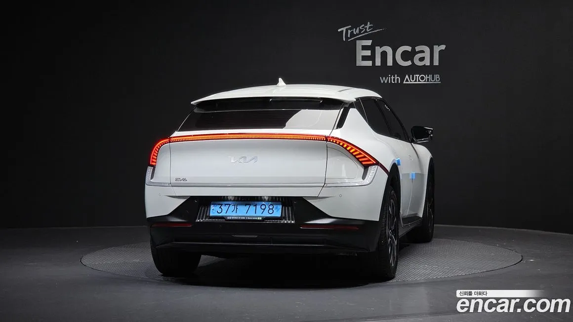 Kia EV6 — фото 9