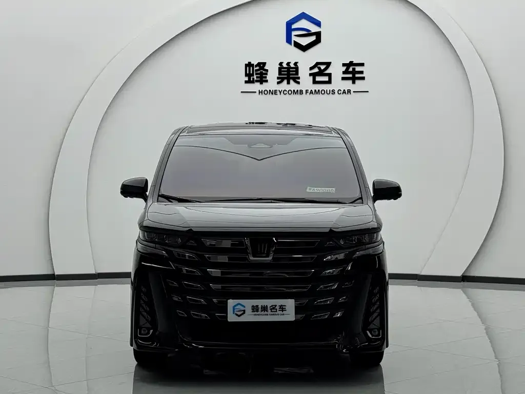 Toyota Vellfire — фото 2