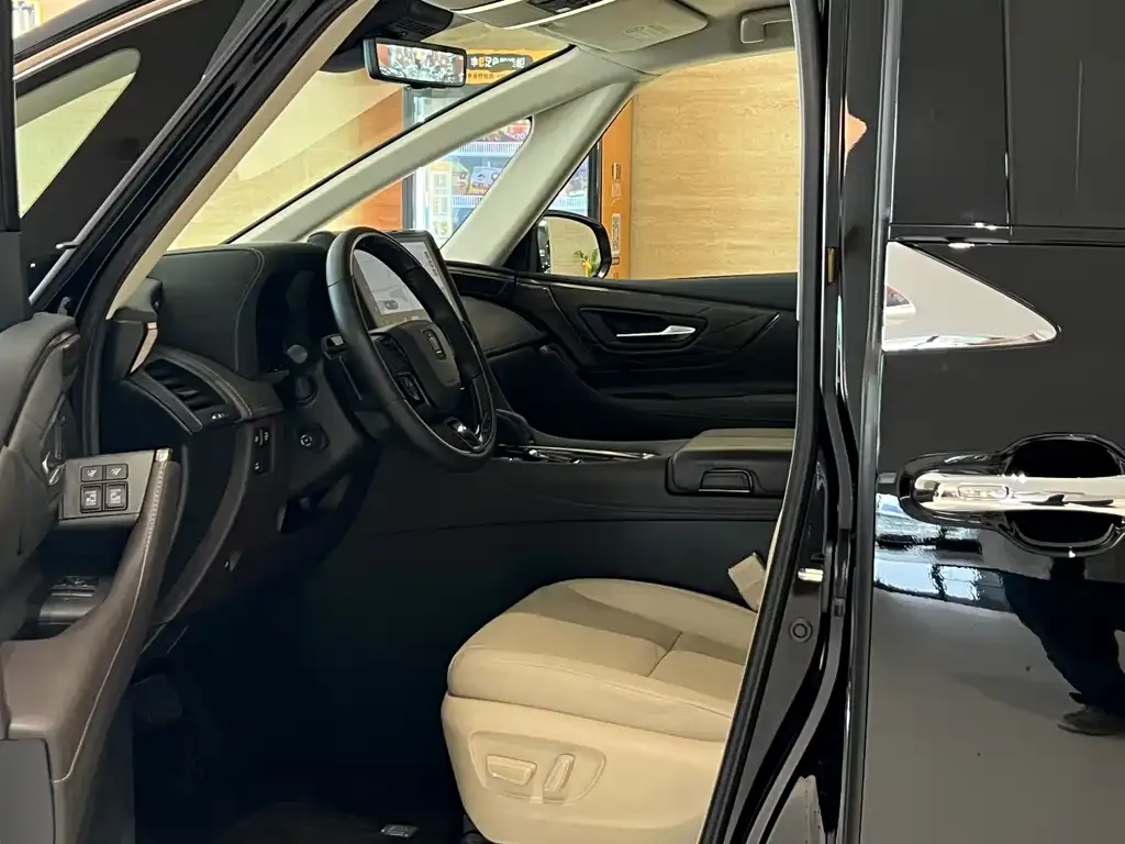 Toyota Vellfire — фото 4