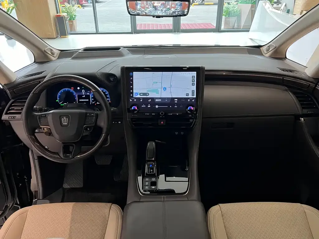 Toyota Vellfire — фото 10