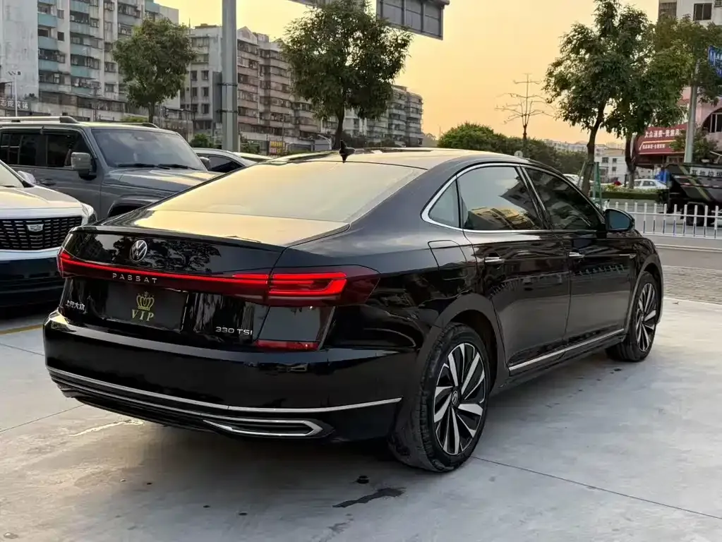 Volkswagen Passat — фото 5