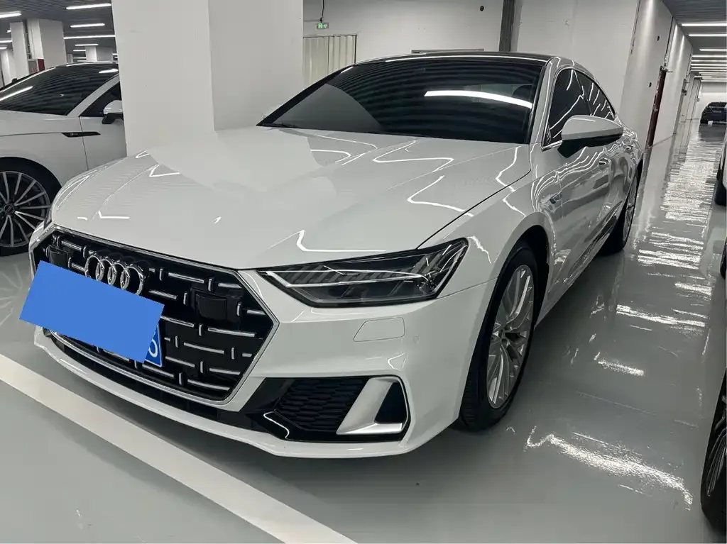 Audi A7L — фото 1