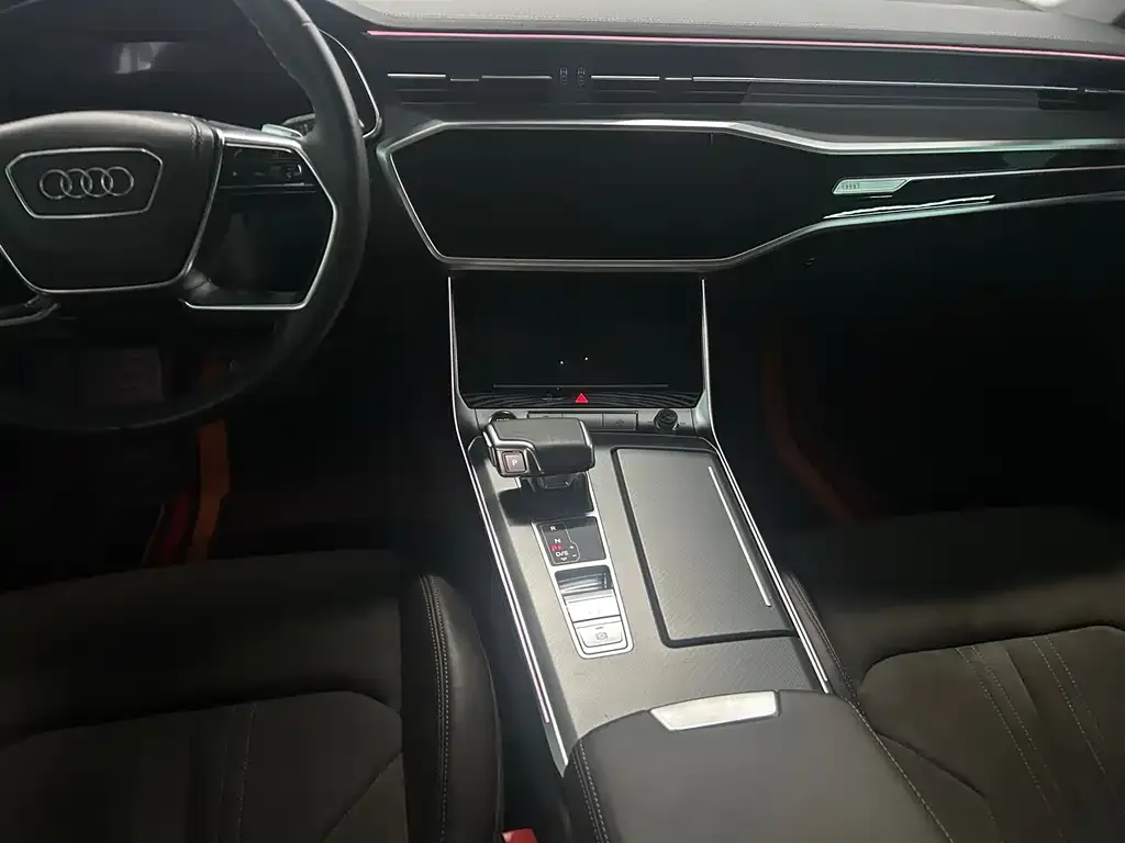 Audi A7L — фото 5