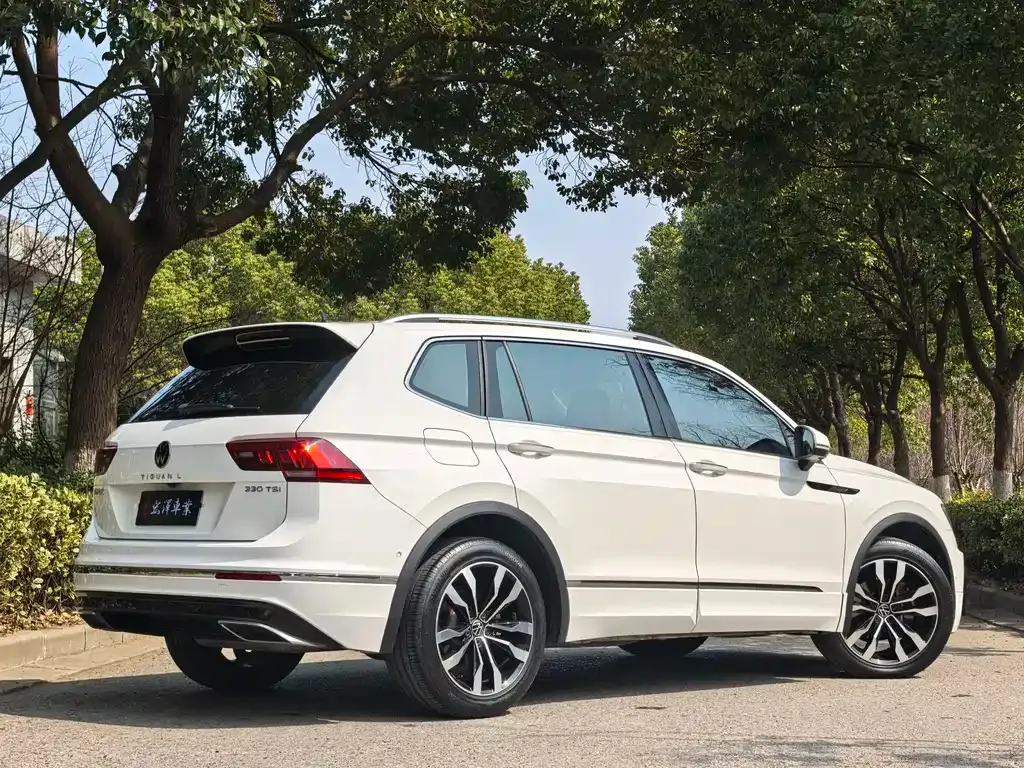 Volkswagen Tiguan L — фото 4