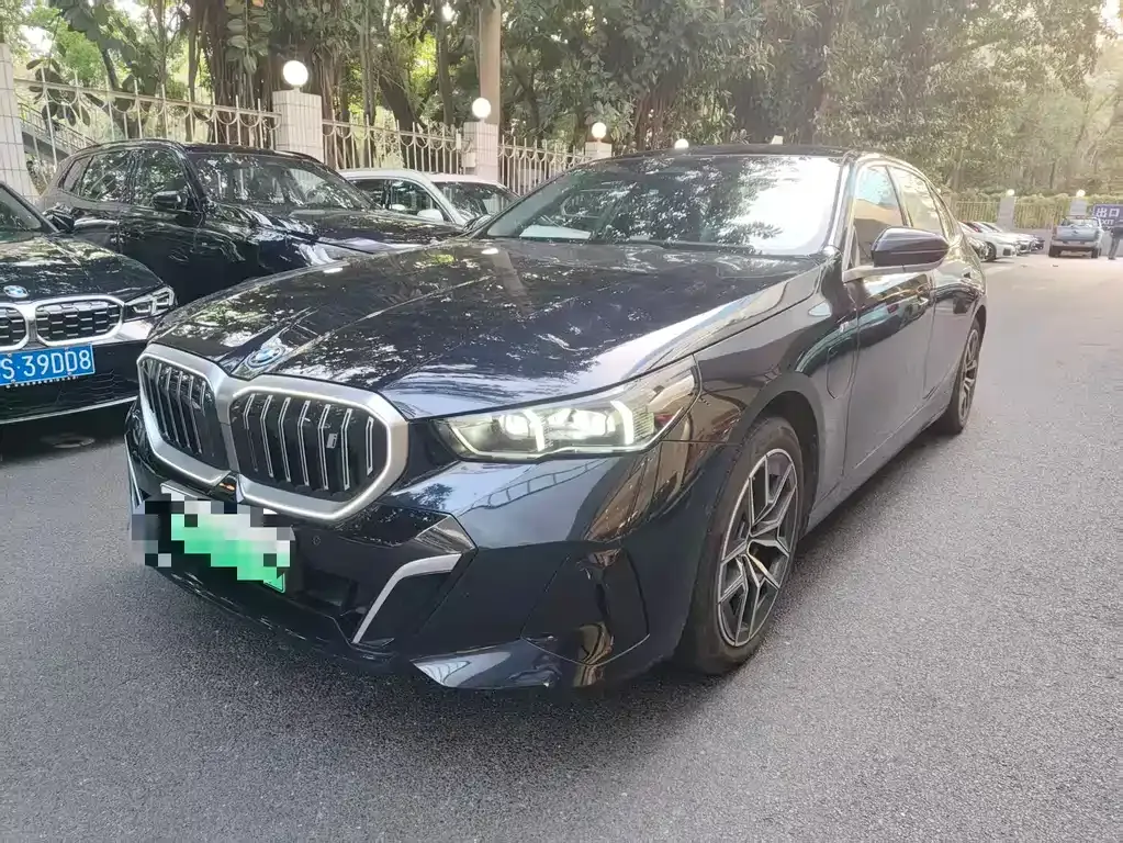 BMW i5 — фото 1