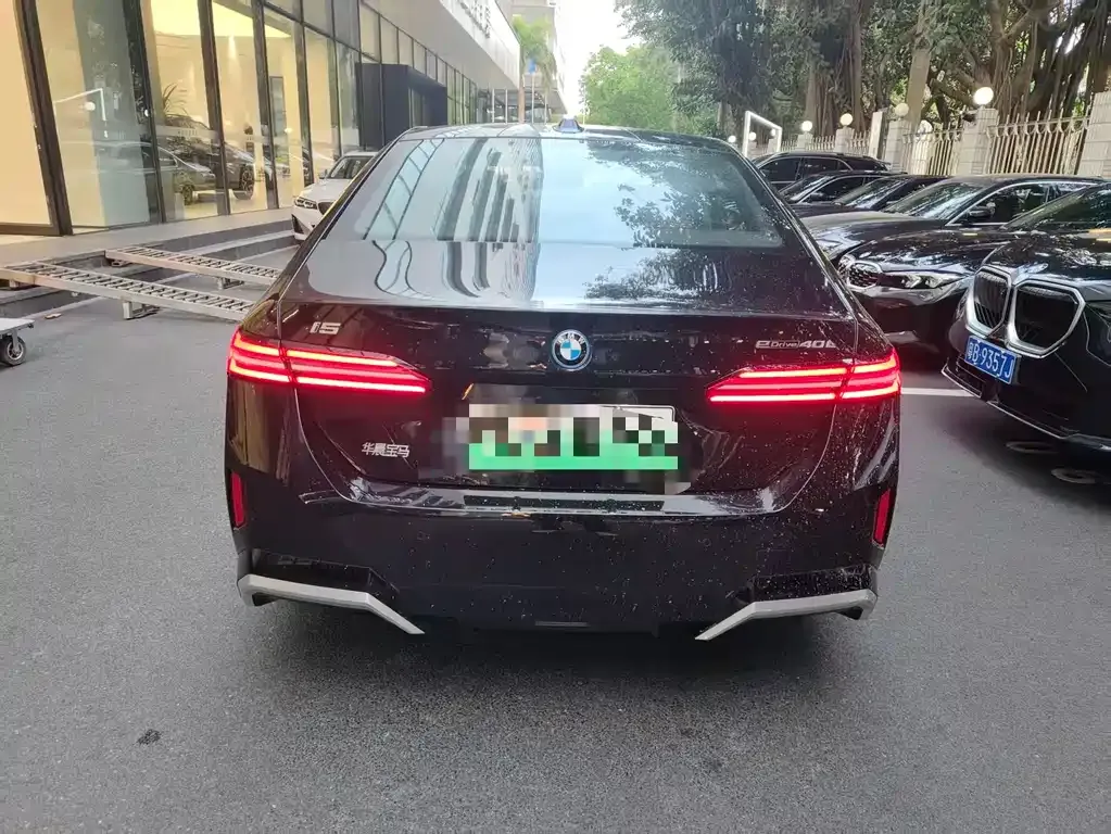 BMW i5 — фото 4