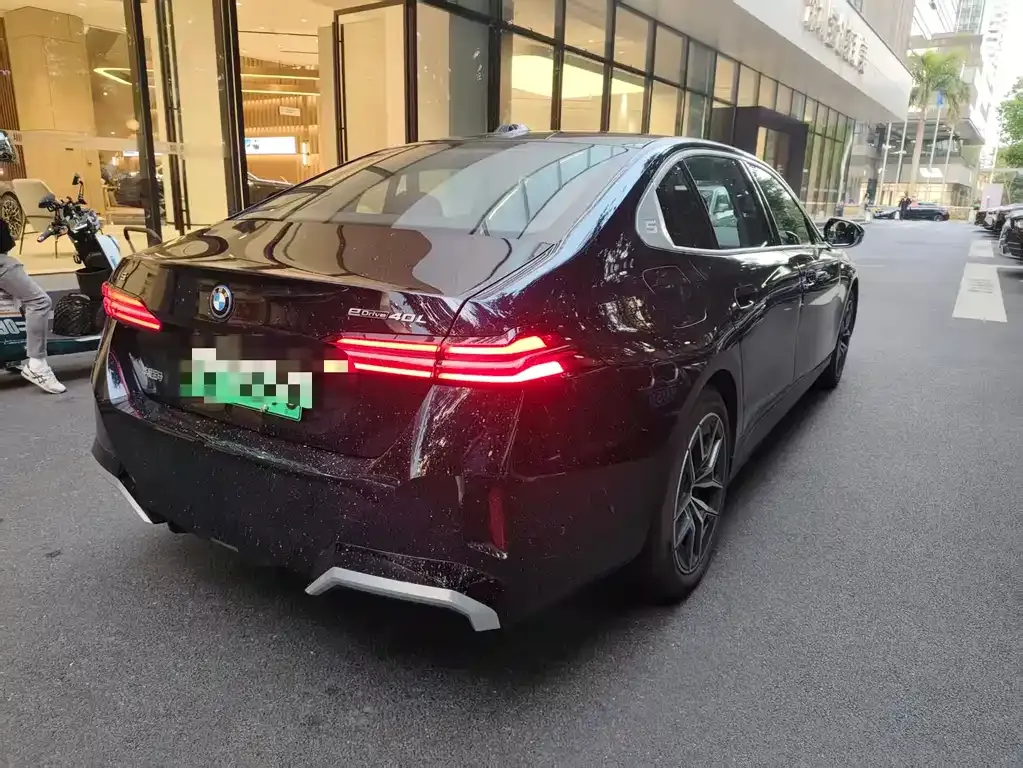 BMW i5 — фото 7