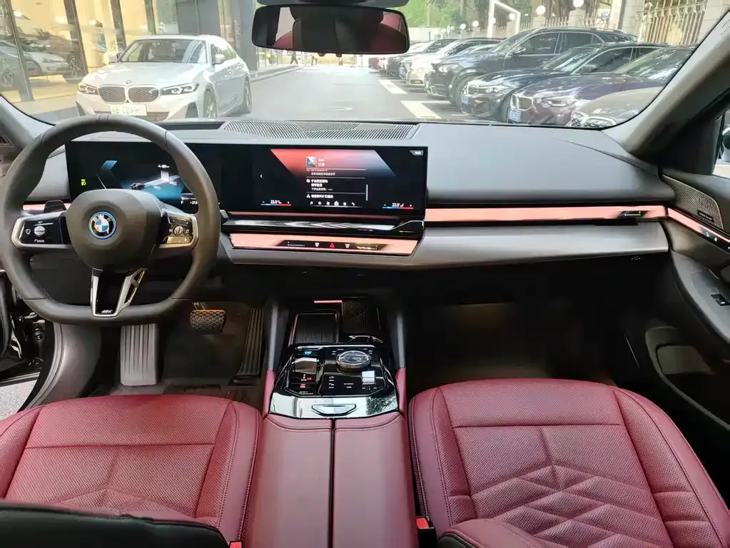 BMW i5 — фото 9