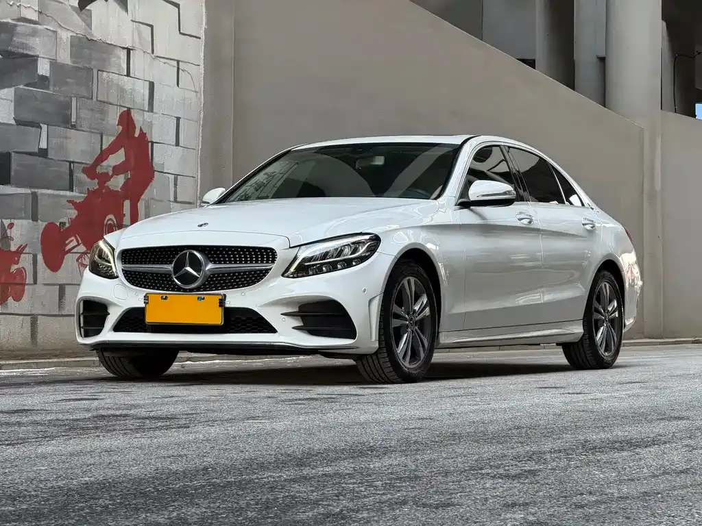 Mercedes-Benz C-Class — фото 1