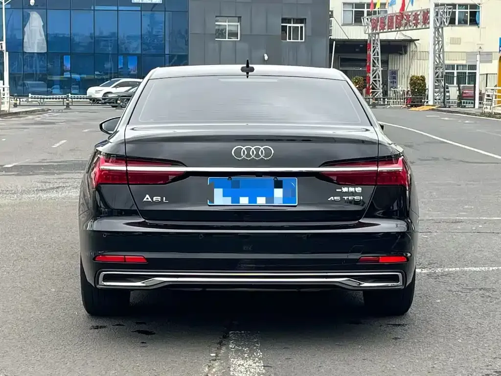 Audi A6L — фото 2