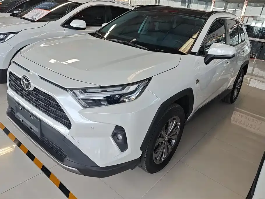 Toyota RAV4 — фото 1