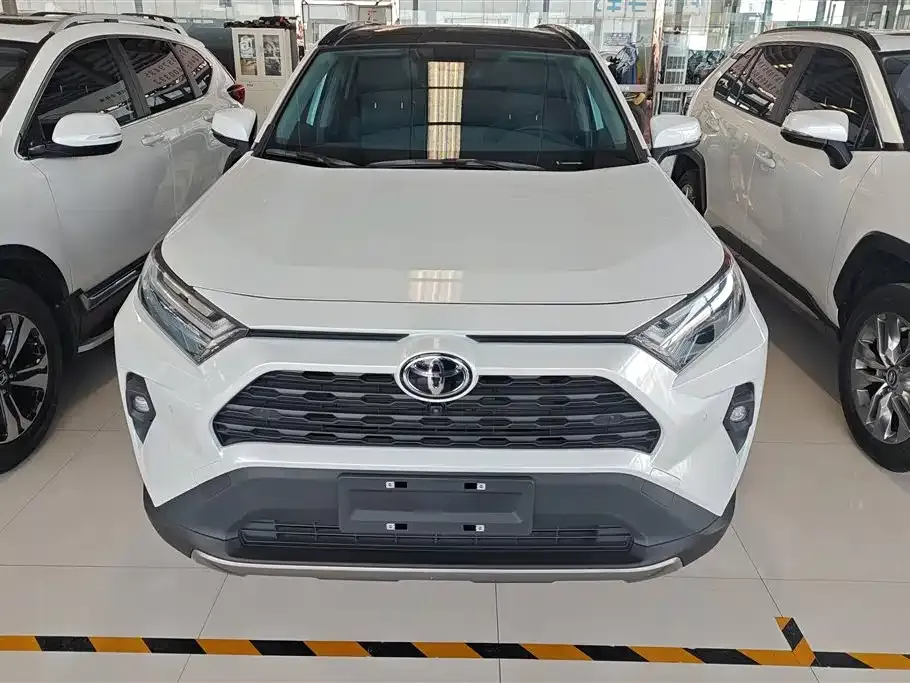 Toyota RAV4 — фото 9
