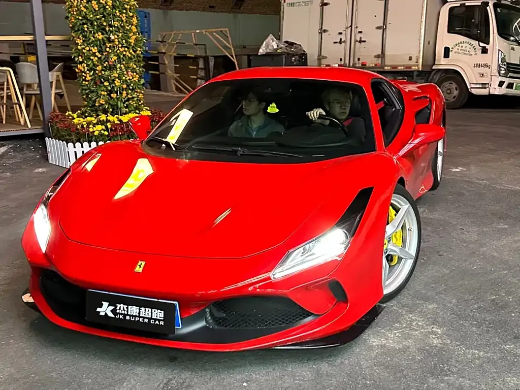 Ferrari F8 — фото 1