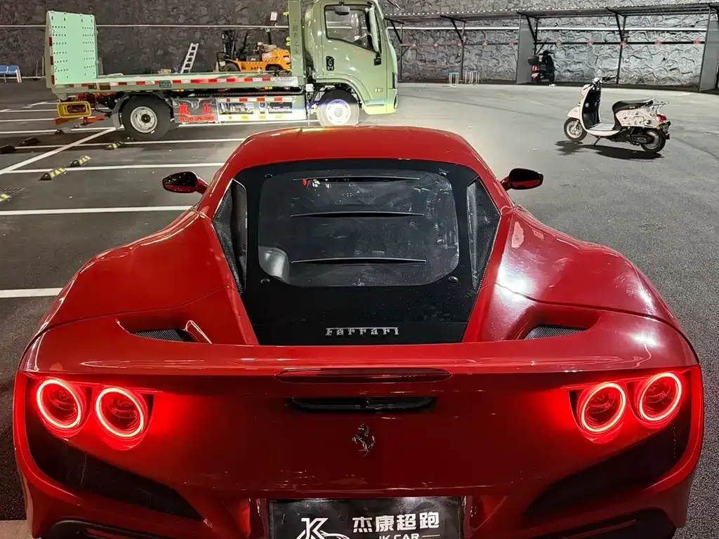 Ferrari F8 — фото 8