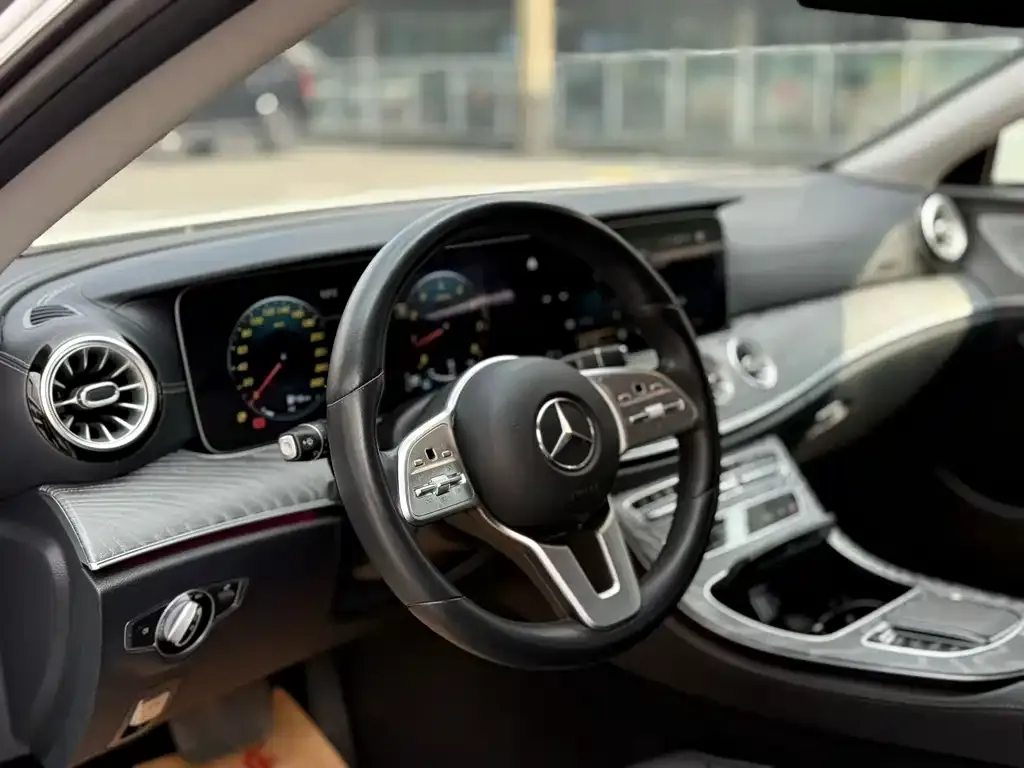 Mercedes-Benz CLS — фото 8