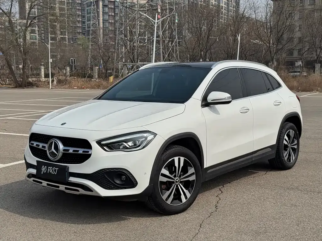 Mercedes-Benz GLA — фото 1