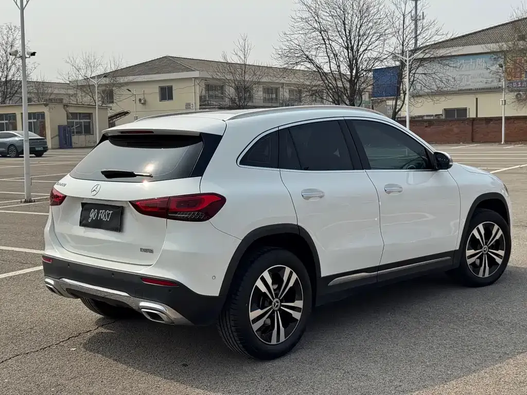 Mercedes-Benz GLA — фото 6