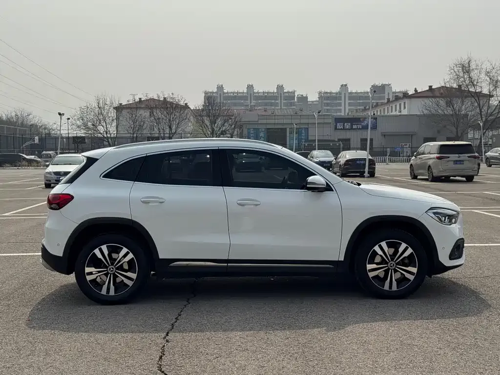 Mercedes-Benz GLA — фото 10