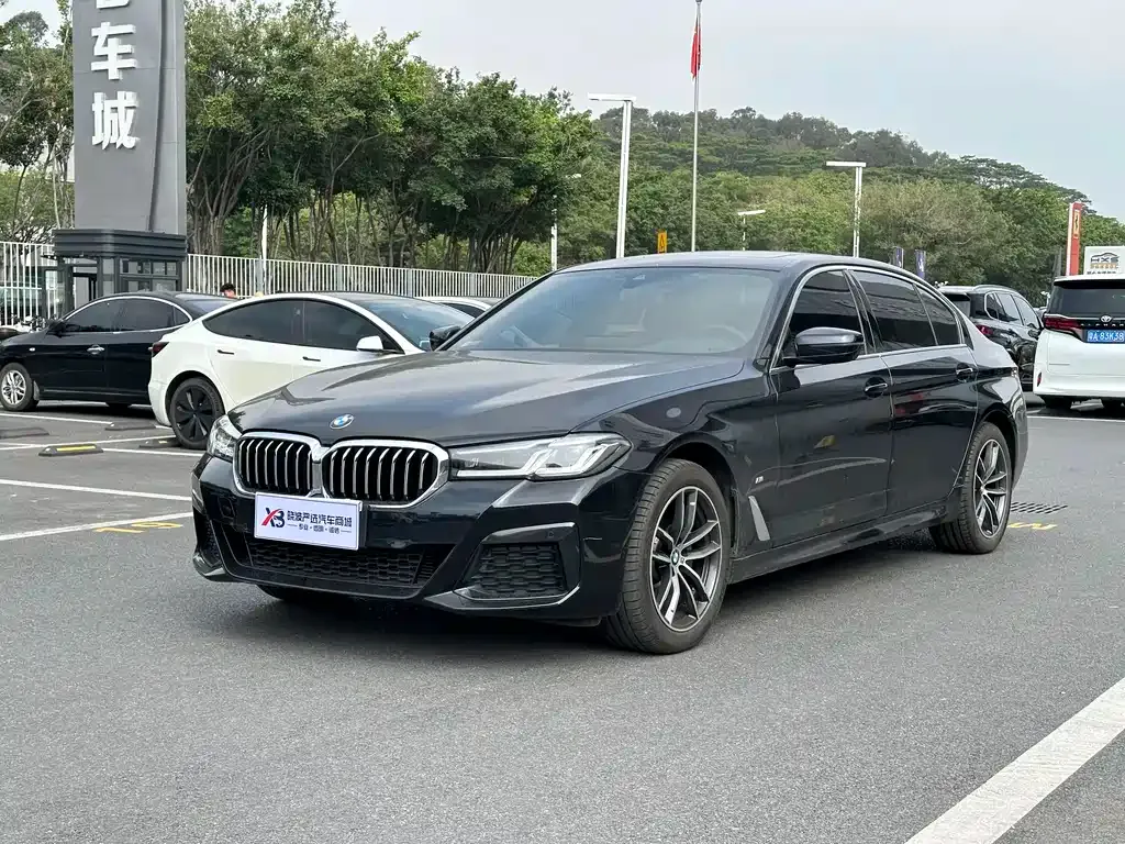 BMW 5 Series — фото 1