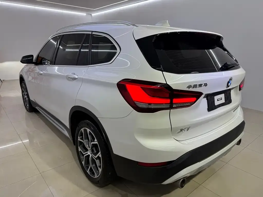 BMW X1 — фото 5