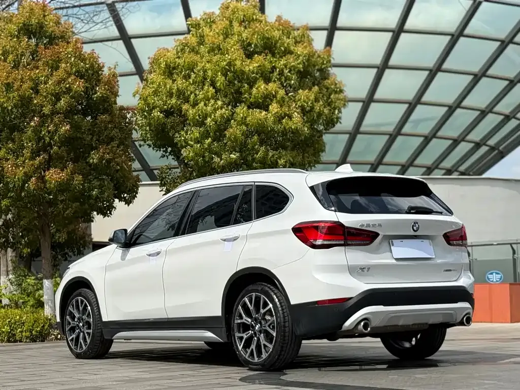BMW X1 — фото 10