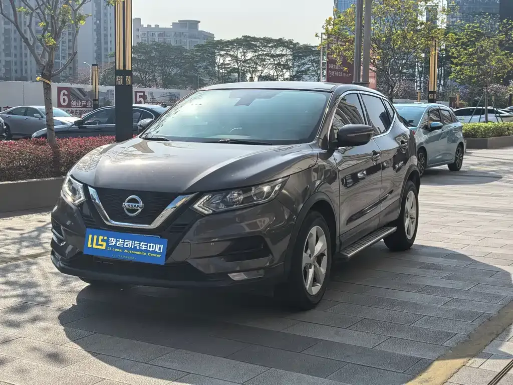Nissan Qashqai — фото 1