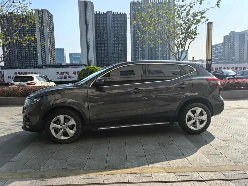 Nissan Qashqai — фото 2