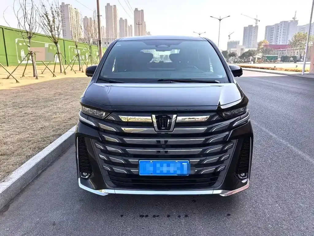 Toyota Vellfire — фото 10