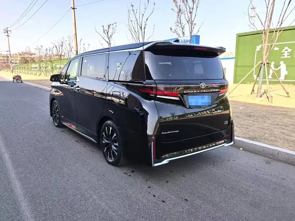Toyota Vellfire — фото 6