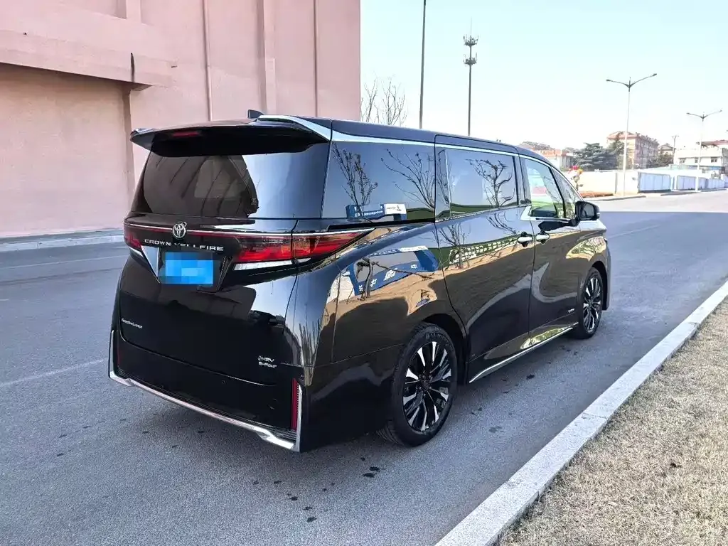 Toyota Vellfire — фото 7
