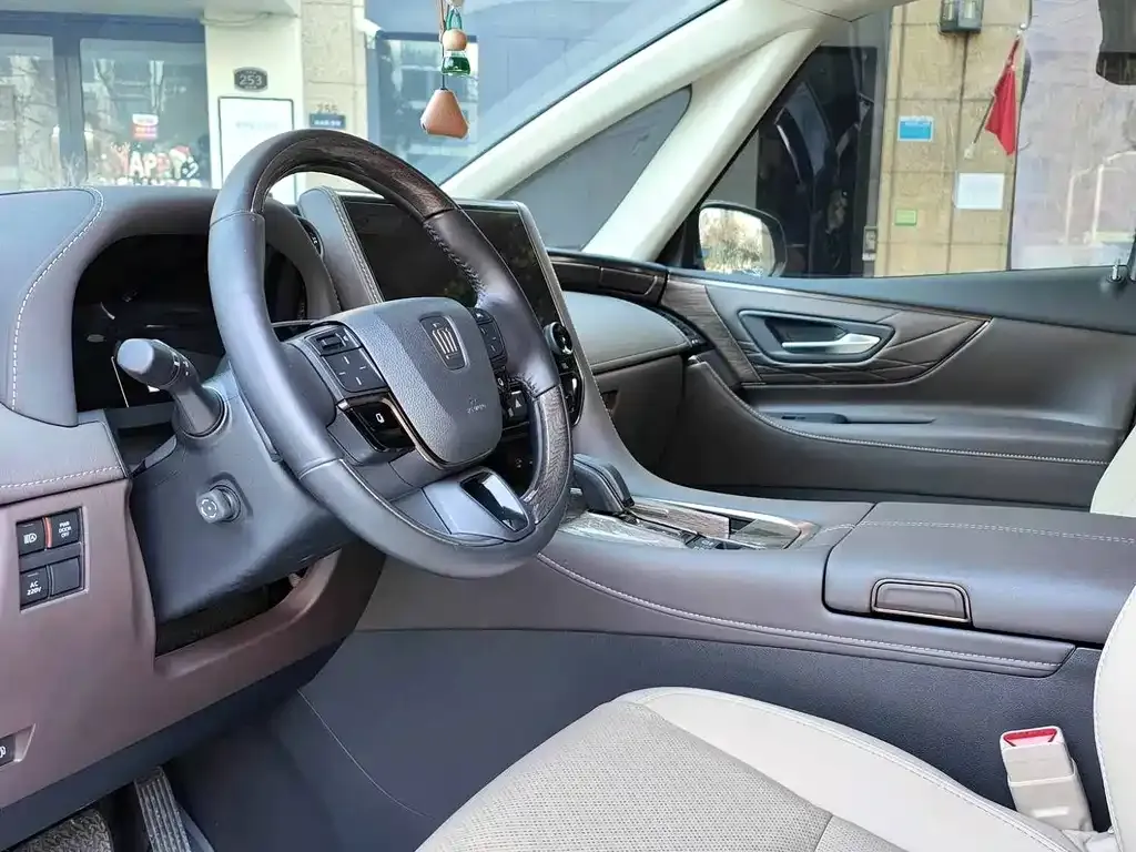 Toyota Vellfire — фото 9