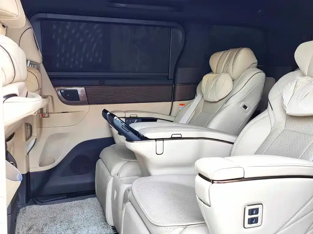 Toyota Vellfire — фото 2
