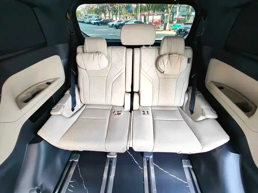 Toyota Vellfire — фото 8