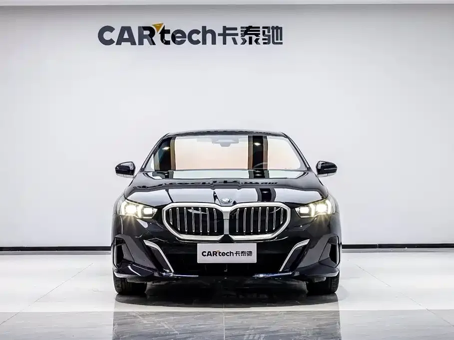 BMW 5 Series — фото 4